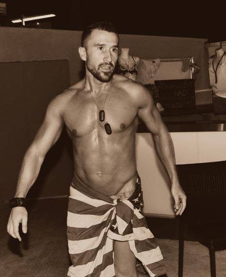 Fabio chippendale costume militaire show EVJF Marseille